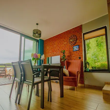 A Comfortable House In Kashubia For 8 People بيت للعطل غولوبي