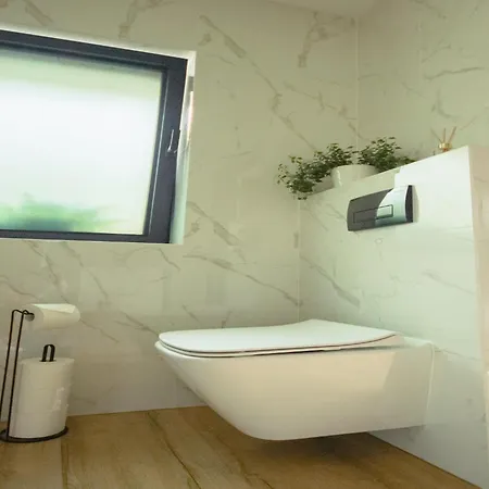 A Comfortable House In Kashubia For 8 People 고우비에