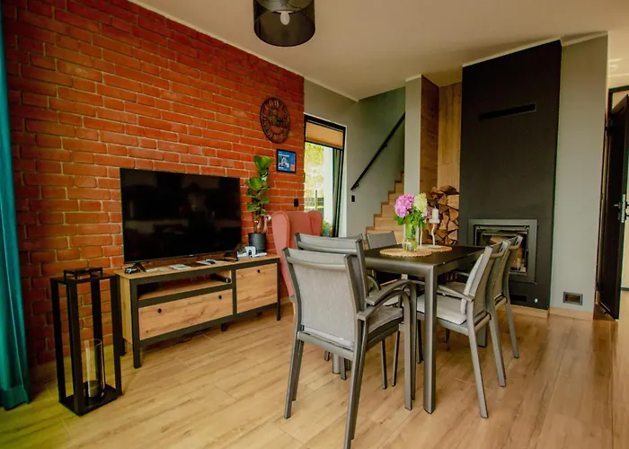 بيت للعطل A Comfortable House In Kashubia For 8 People غولوبي