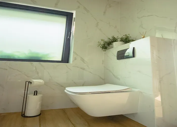 A Comfortable House In Kashubia For 8 People غولوبي